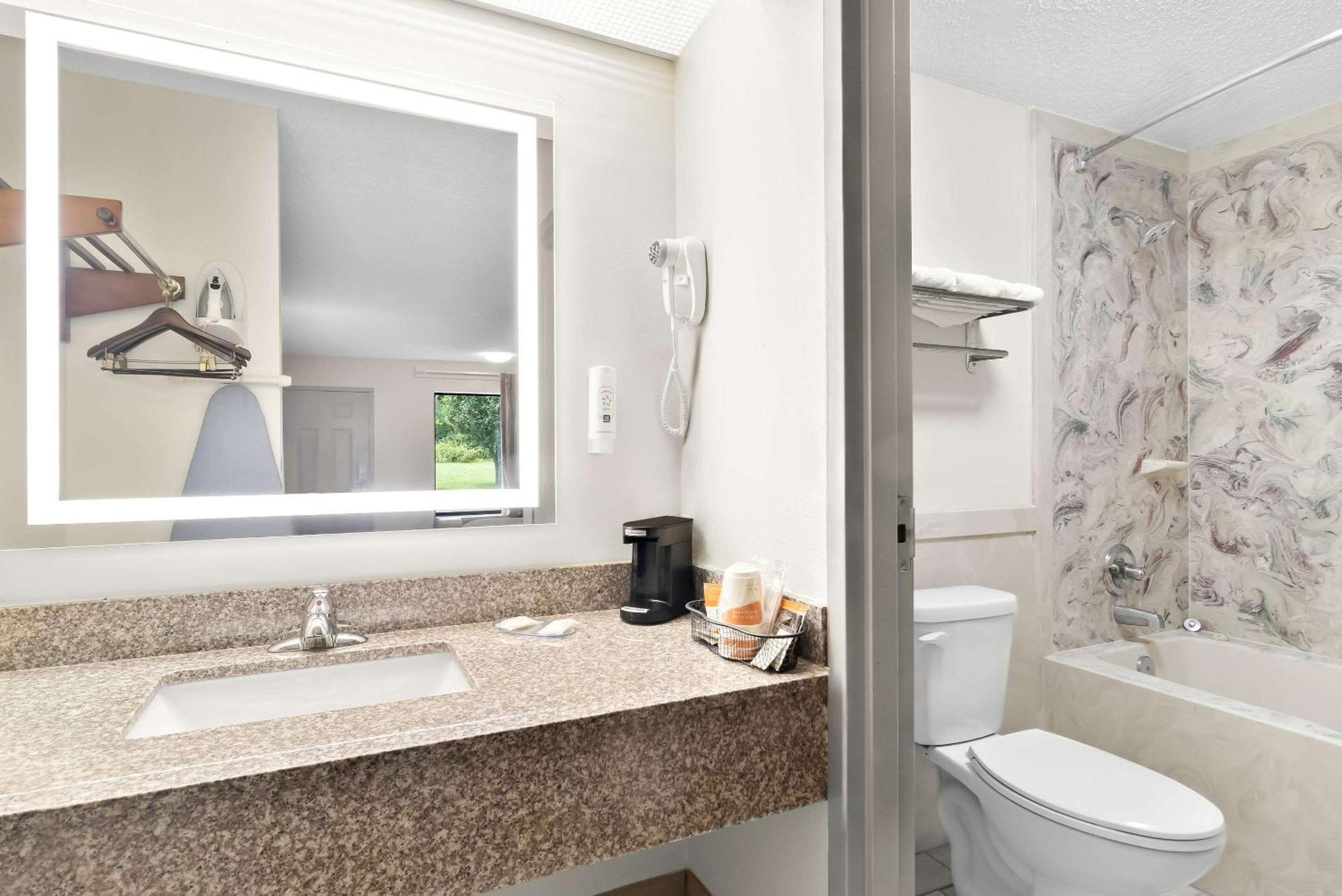 Quality Inn Russellville Esterno foto
